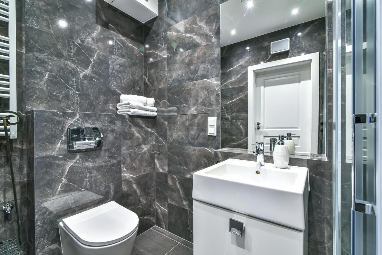 Ltc - Modern Tower Apartment *